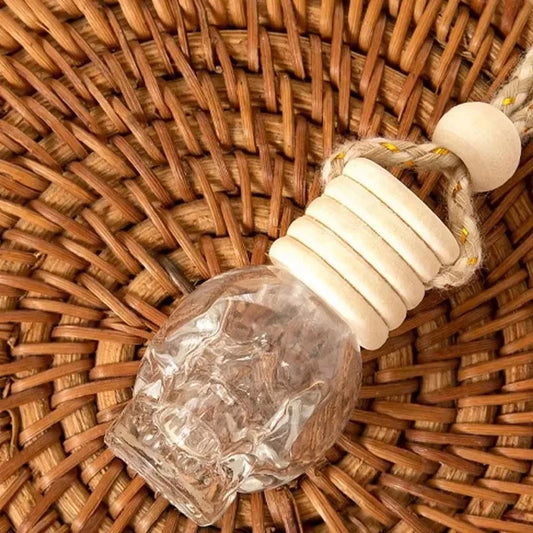 1PC Car Skull Perfume Bottle Aromatherapy Essential Oil Hanging Auto Air Freshener Home Interior Decoration