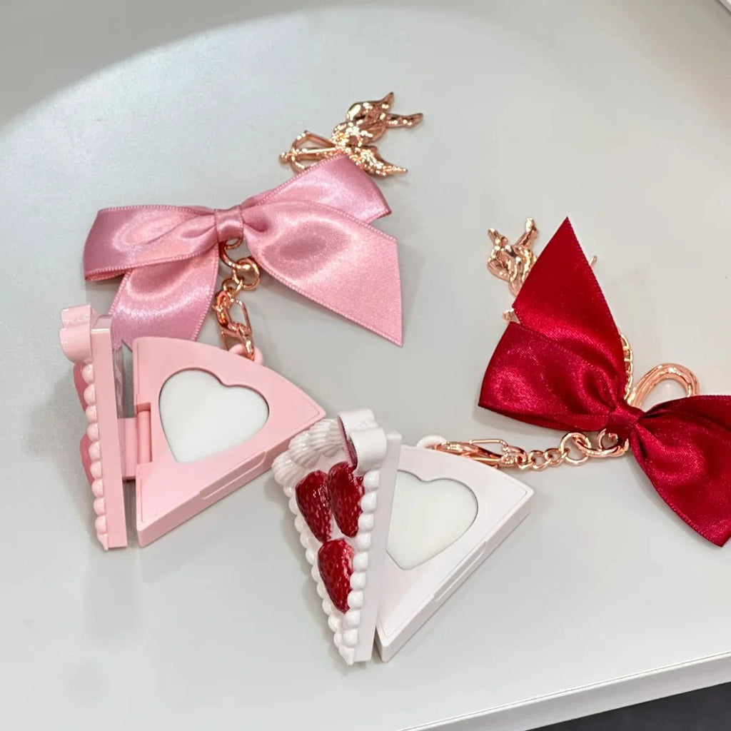 Baume parfumé solide Flower Knows Fraise Cupidon 3g Vegan Longue Durée, Pendentif, Format Voyage, Cadeau Mignon pour Femme 