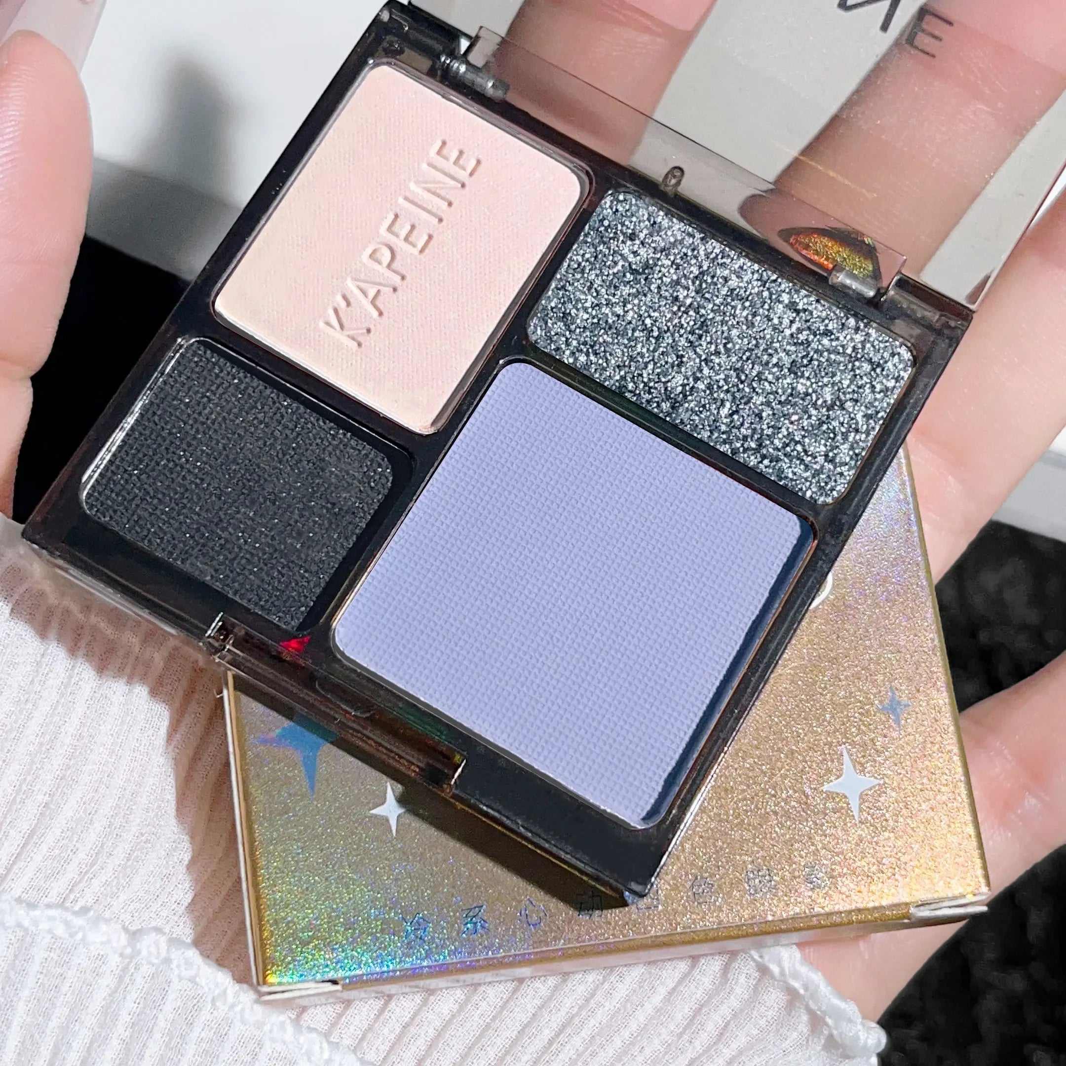 Four-color eyeshadow disc fine glitter pearlescent matte blue milk tea color mini eyeshadow student makeup