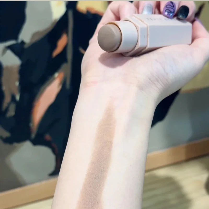 Fenty Beauty Gloss à lèvres soyeux et riche Miel Gloss à lèvres rouge Stardust Poudre compacte pour le contouring Stick illuminateur Diamond Highlighter