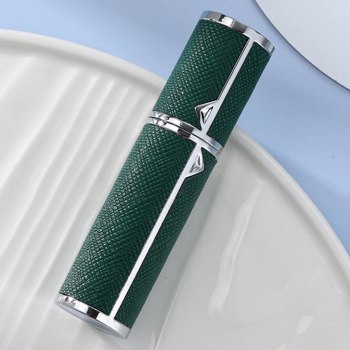 5ml Leather Perfume Bottle Refillable Perfume Atomizer for Travel Spray Bottle with Ultral Fine Fragrance Container Empty Mini